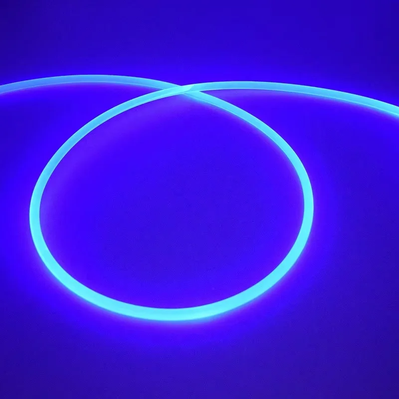 Fibra óptica lateral (sideglow) que emite luz a lo largo del cable para techos decorativos